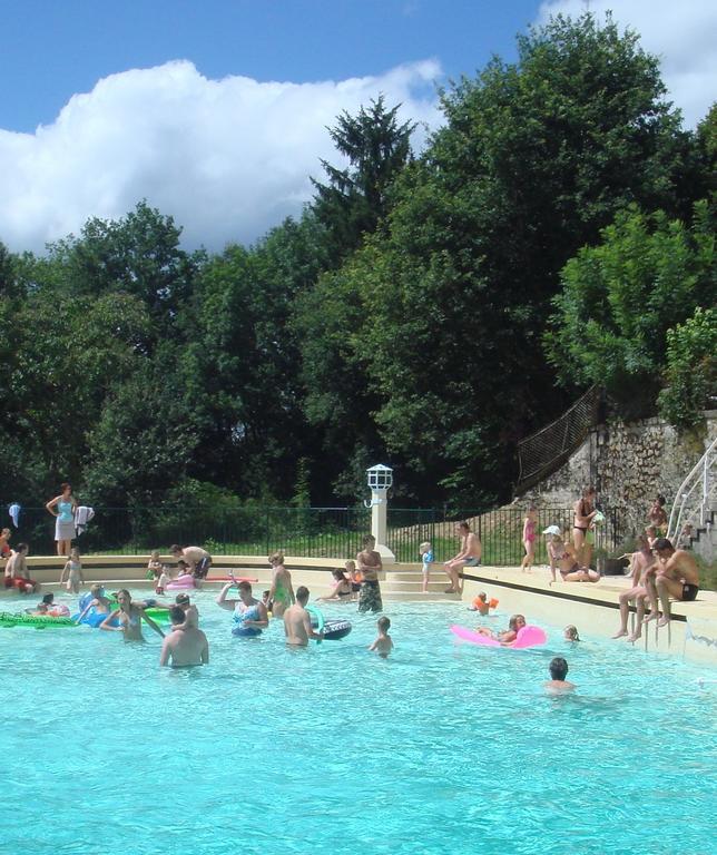 Chateau Le Mialaret Neuvic  Buitenkant foto