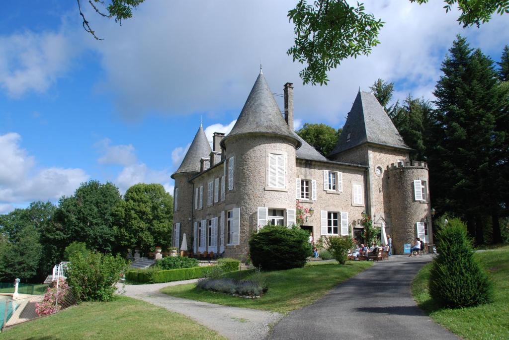 Chateau Le Mialaret Neuvic  Buitenkant foto