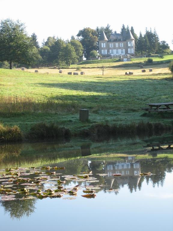 Chateau Le Mialaret Neuvic  Buitenkant foto