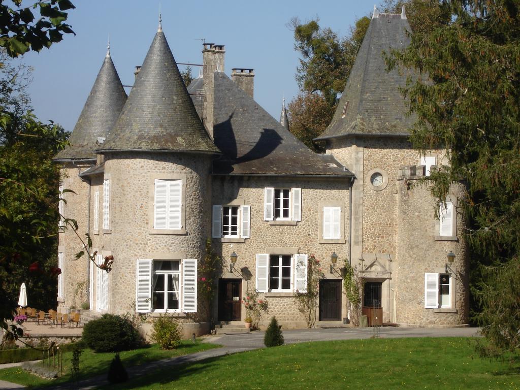 Chateau Le Mialaret Neuvic  Buitenkant foto